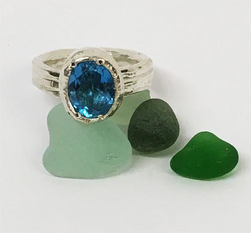 The Mulberry Tree Gallery in Swanage sells stunning jewellery from makers Fiona Hutchinson, Nina Parker and Jill Thompson